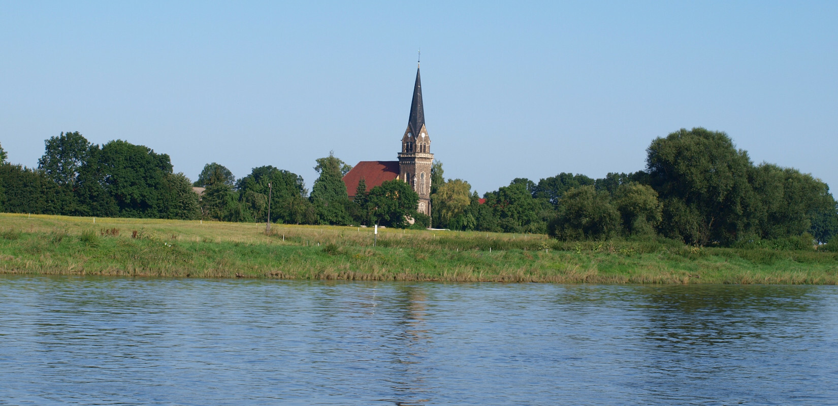 The river Elbe near Zehren